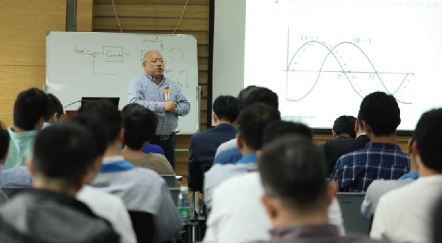 机器人学院讲师